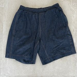 Lululemon Mens Workout Shorts, Large